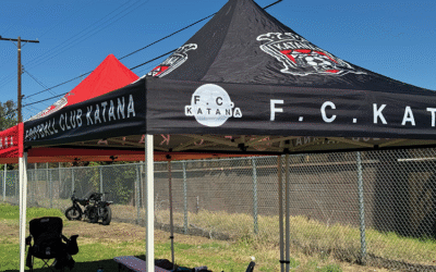 カバンはキレイに並べて置く事！